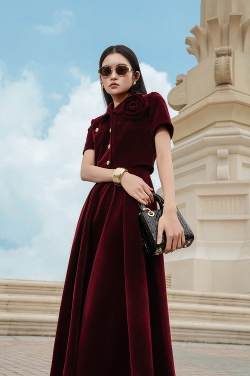 Sixdo Wine Velvet Flared Dress With Flower